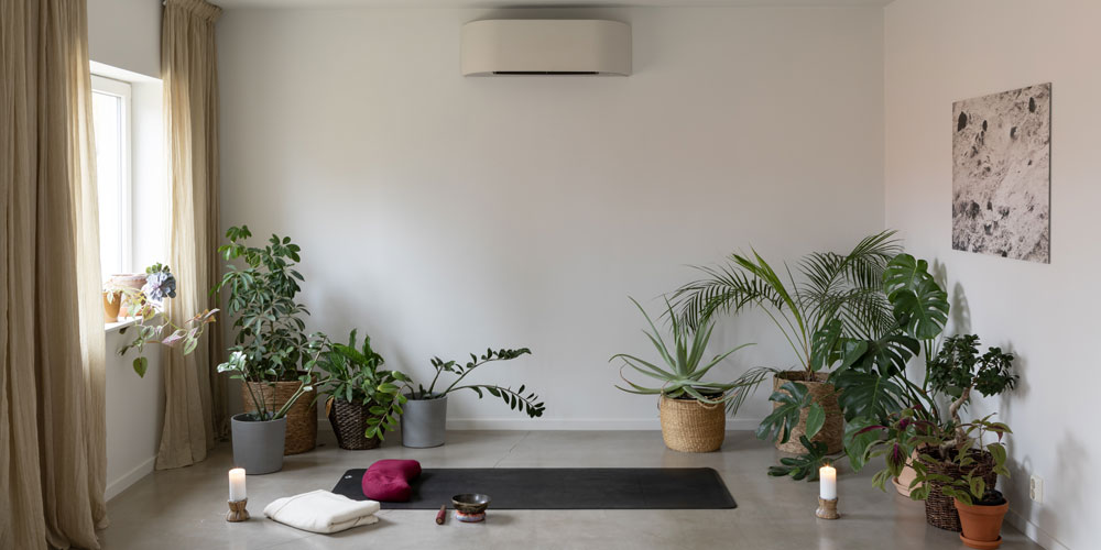 Toshiba-varmepumper_Hatha-yoga_signatur_1000x500.jpg