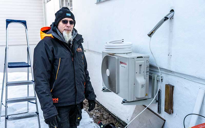 Toshiba varmepumper_varmepumpemontør-Einar-Jurs-fra-Nek-AS_800x500.jpg